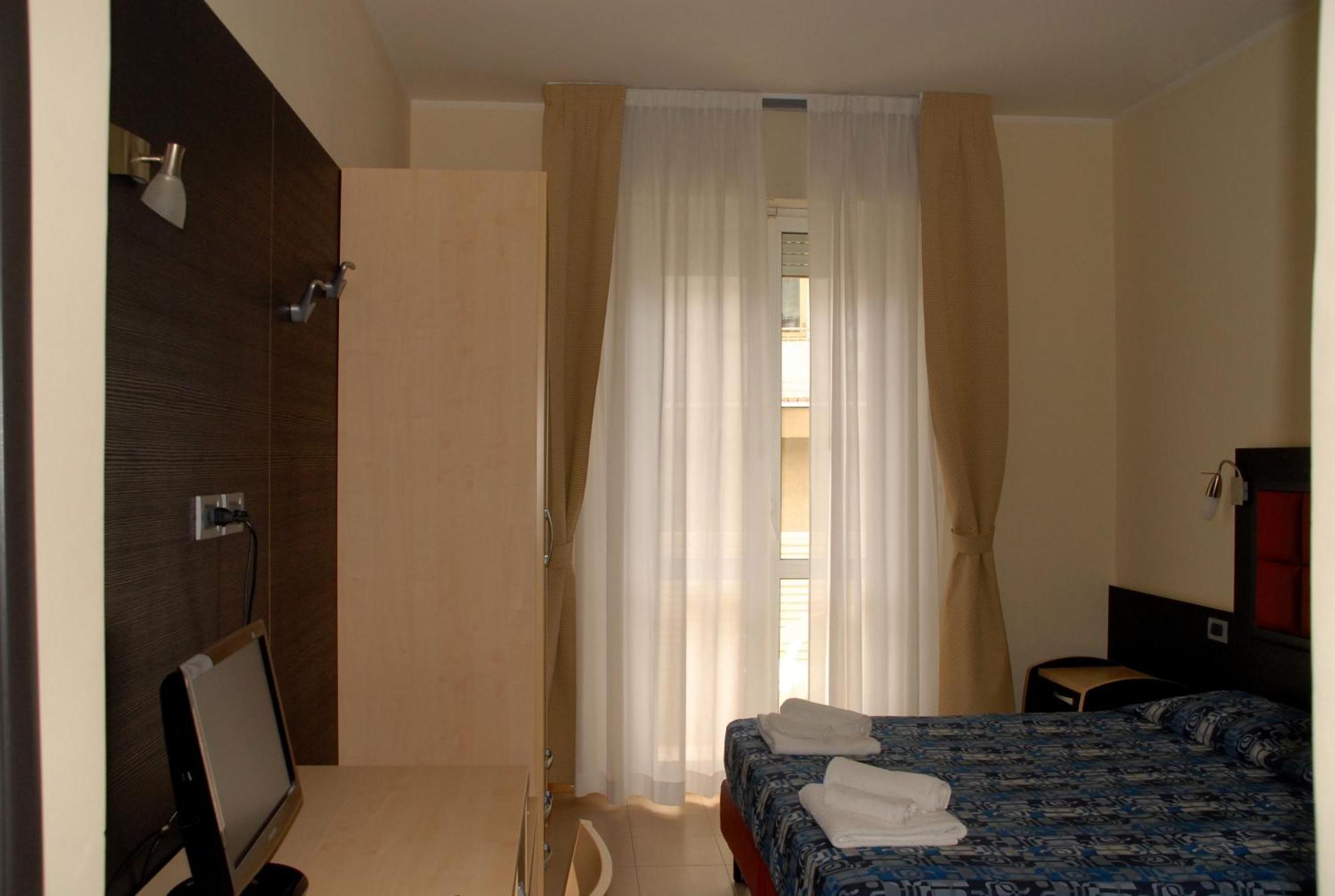 Hotel Arno Rimini Exterior foto